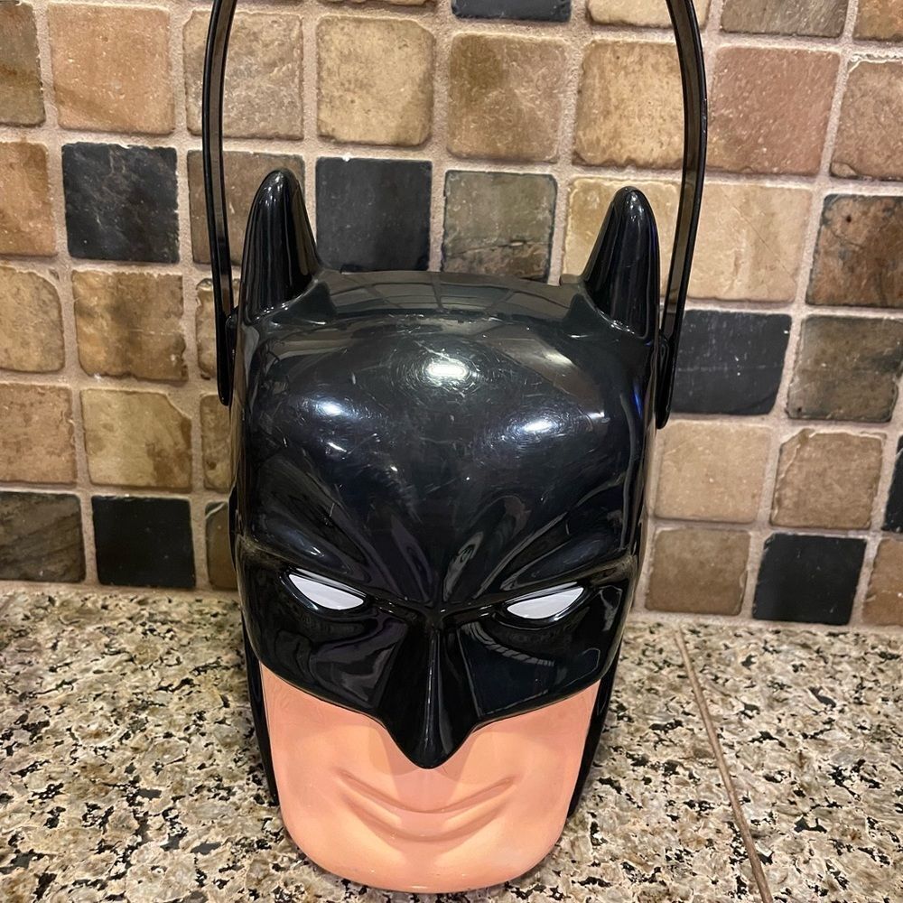 Batman Easter Pail - Picture 1 of 13